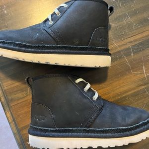 Ugg Neumel boot in black, size 2